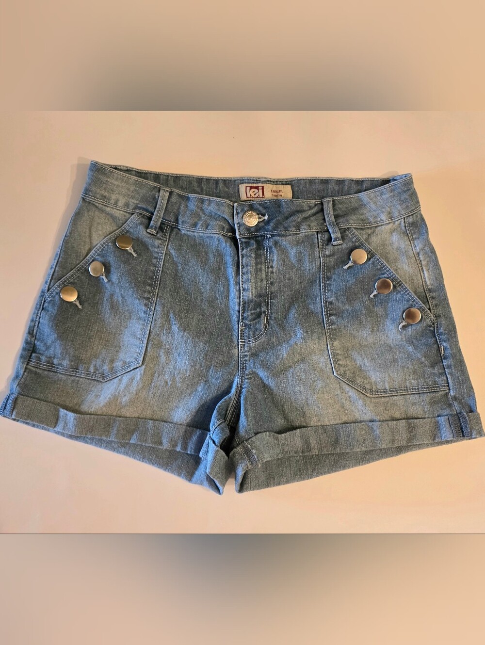 L.E.I. Tatum High Rise Denim Shorts 9 Rolled Cuff Sailor Buttons Light Blue EUC